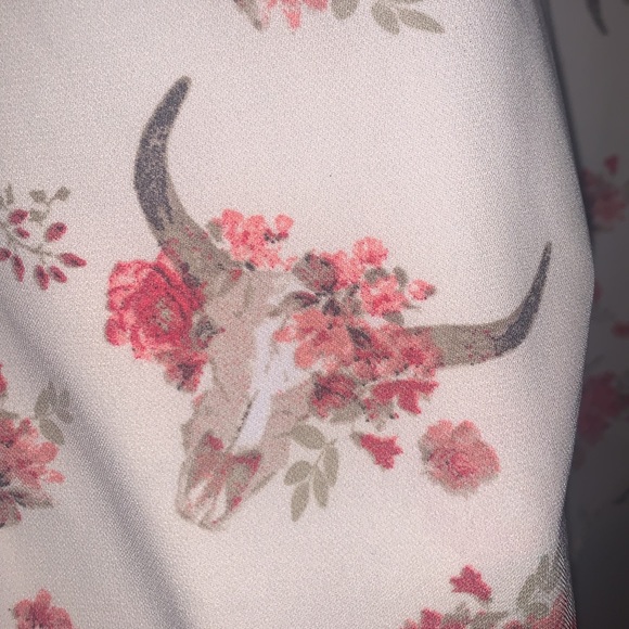 Floral Bull Blouse - Picture 2 of 5